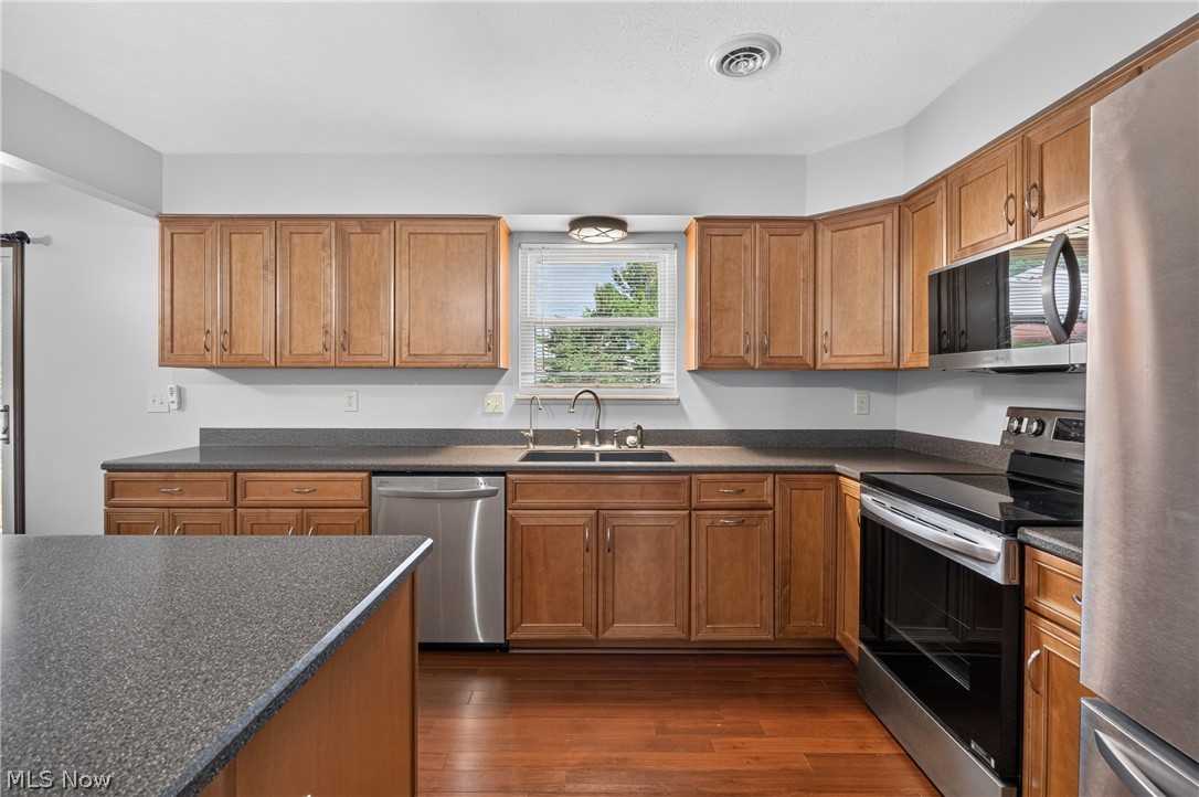 571 Jeanette Street Brunswick OH 44212