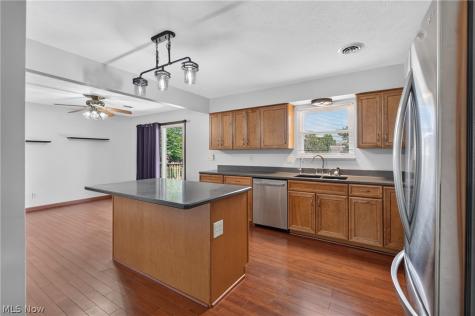 571 Jeanette Street Brunswick OH 44212