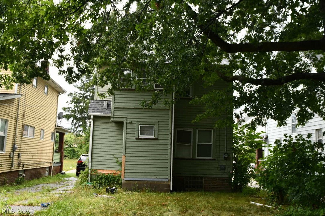 1343 Elwood Road East Cleveland OH 44112