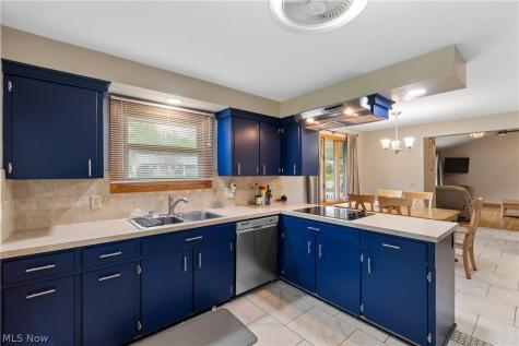 706 Bachtel Street SE North Canton OH 44720