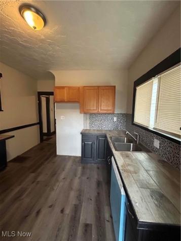 10911 Hathaway Avenue Cleveland OH 44108