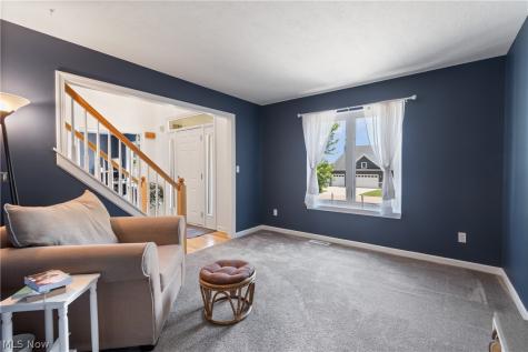 5043 Violet Knoll Avenue NE Canton OH 44705
