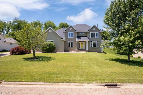 5043 Violet Knoll Avenue NE Canton OH 44705