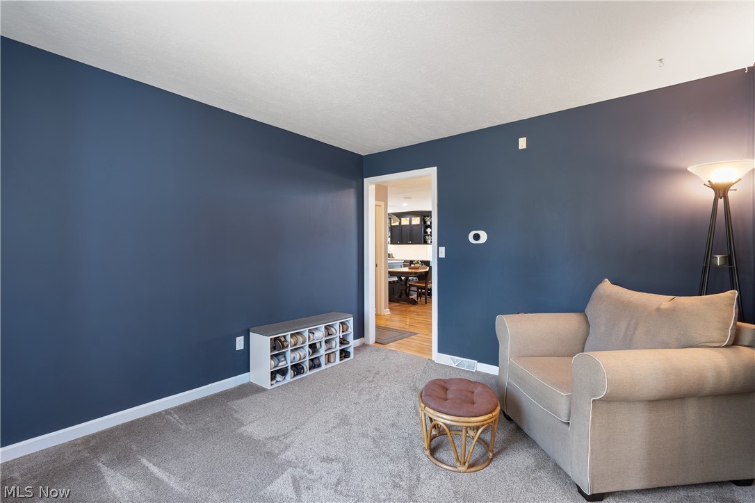 5043 Violet Knoll Avenue NE Canton OH 44705