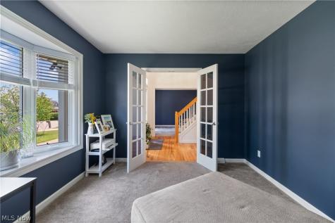 5043 Violet Knoll Avenue NE Canton OH 44705