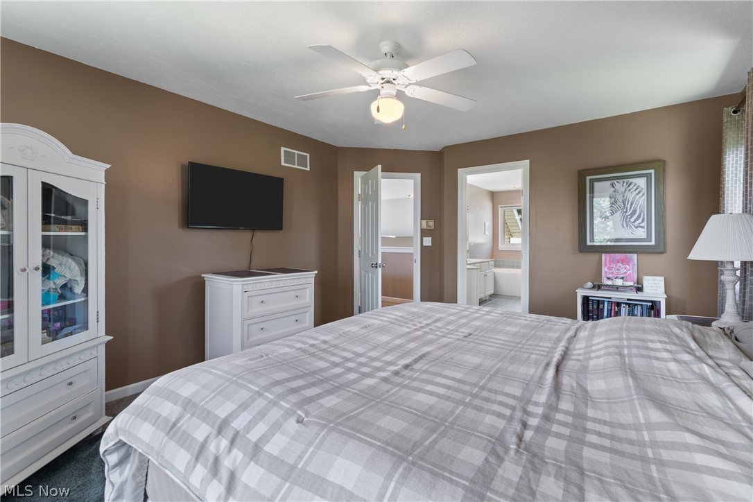 5043 Violet Knoll Avenue NE Canton OH 44705