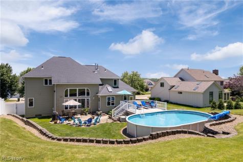5043 Violet Knoll Avenue NE Canton OH 44705