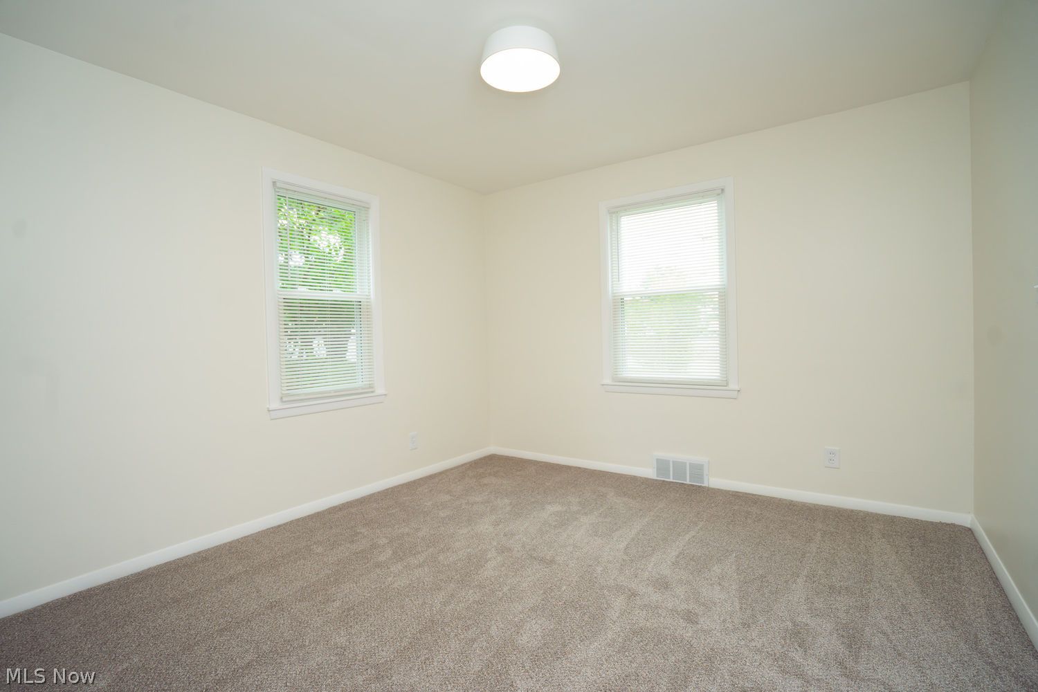 628 Creed Street Struthers OH 44471