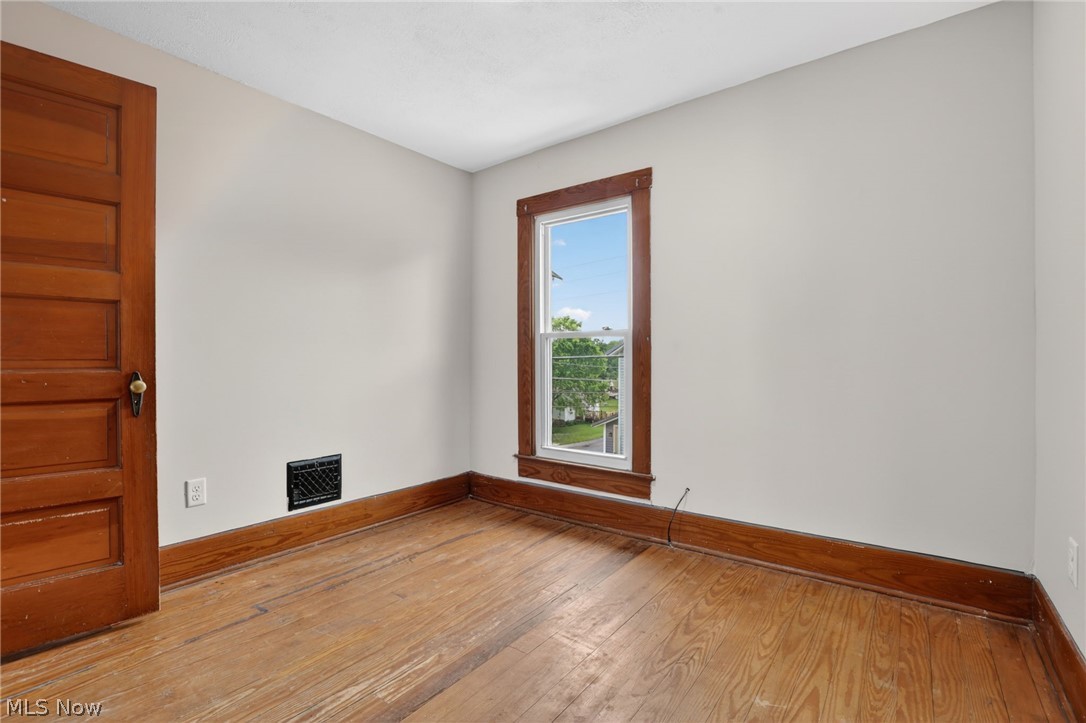 204 N Market Street Somerset OH 43783