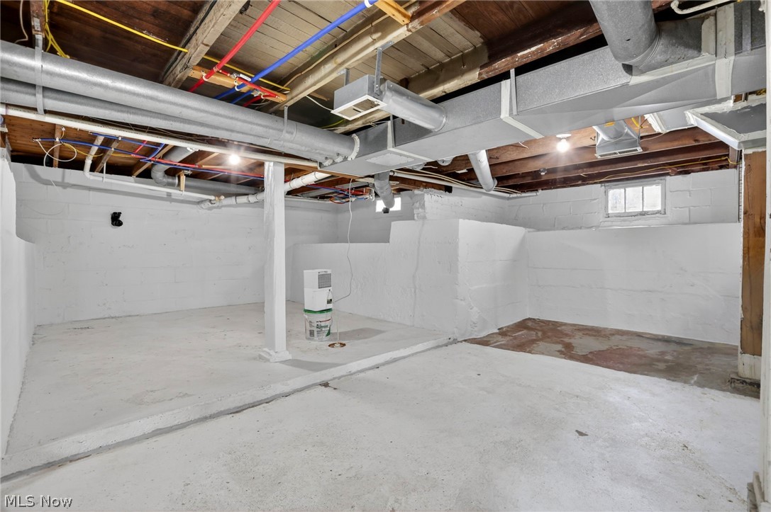 204 N Market Street Somerset OH 43783