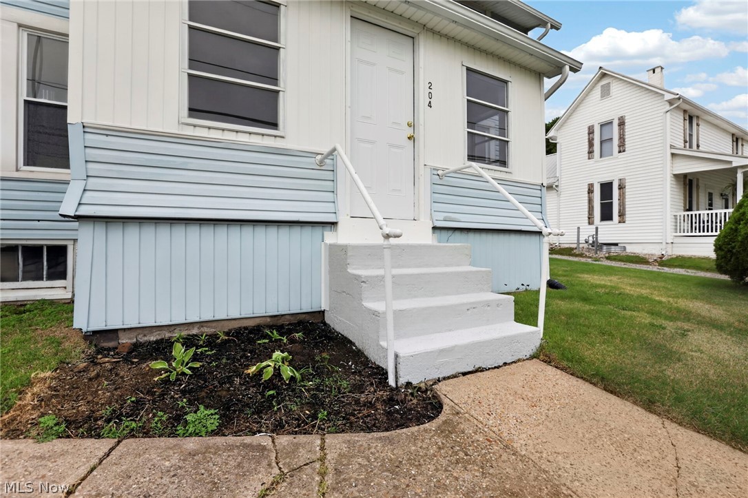 204 N Market Street Somerset OH 43783