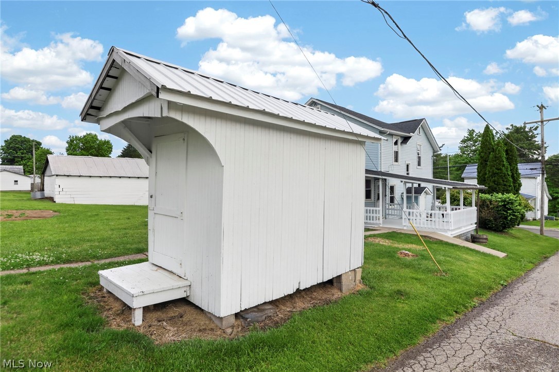 204 N Market Street Somerset OH 43783