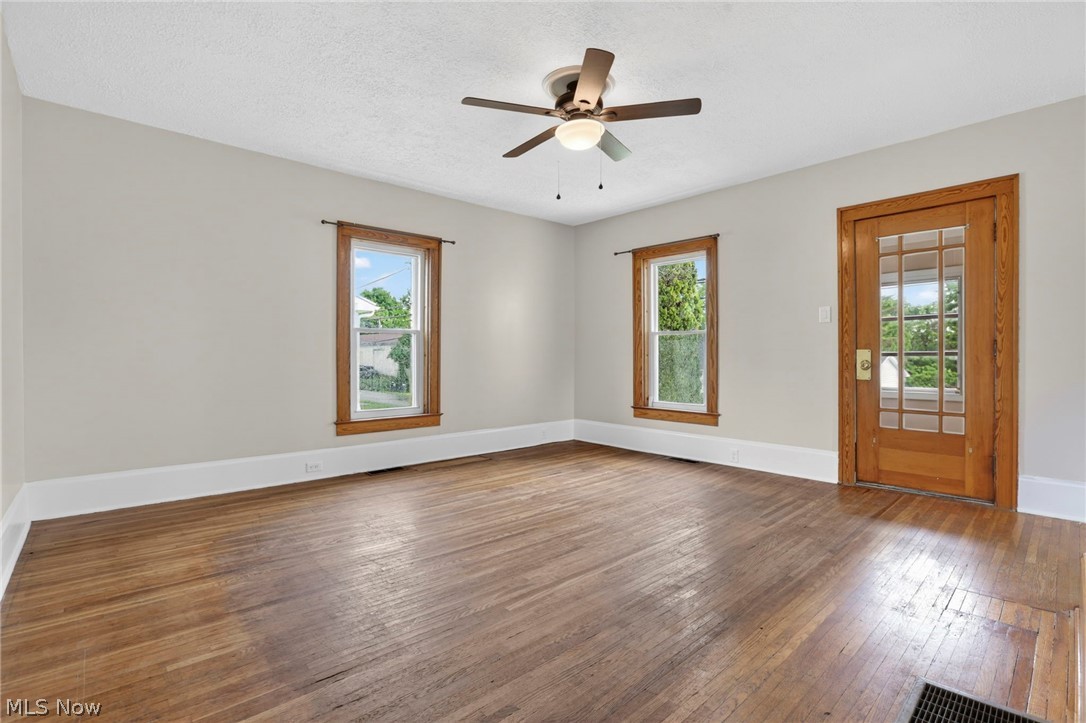 204 N Market Street Somerset OH 43783