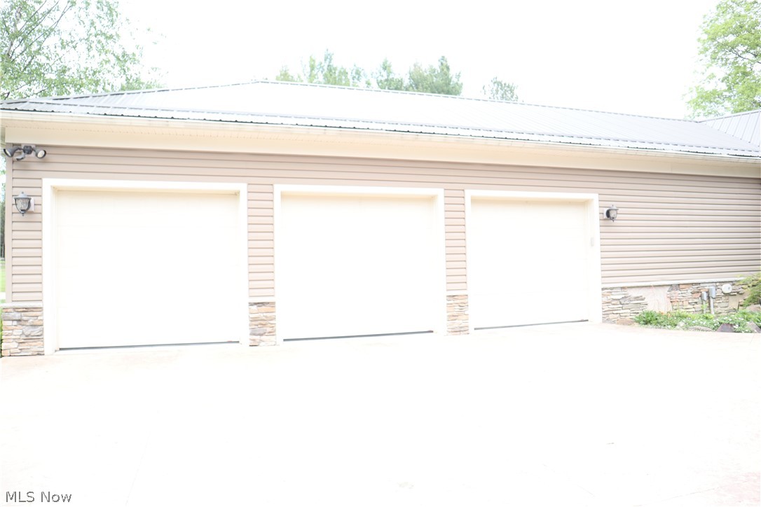 7509 Girdle Road West Farmington OH 44491