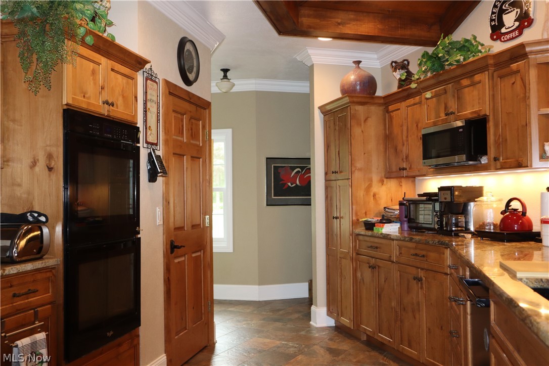 7509 Girdle Road West Farmington OH 44491