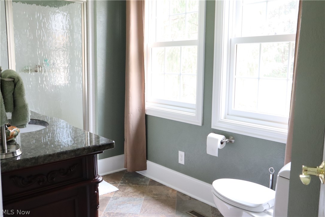 7509 Girdle Road West Farmington OH 44491