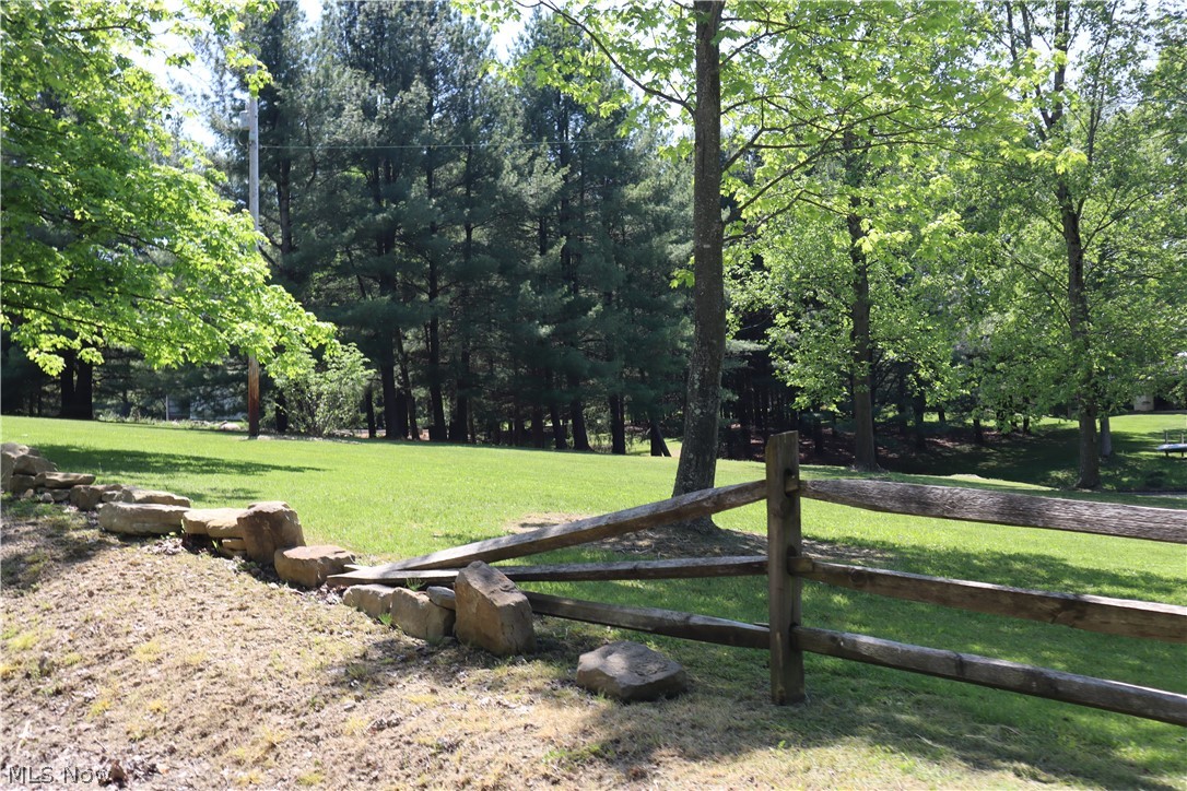7509 Girdle Road West Farmington OH 44491