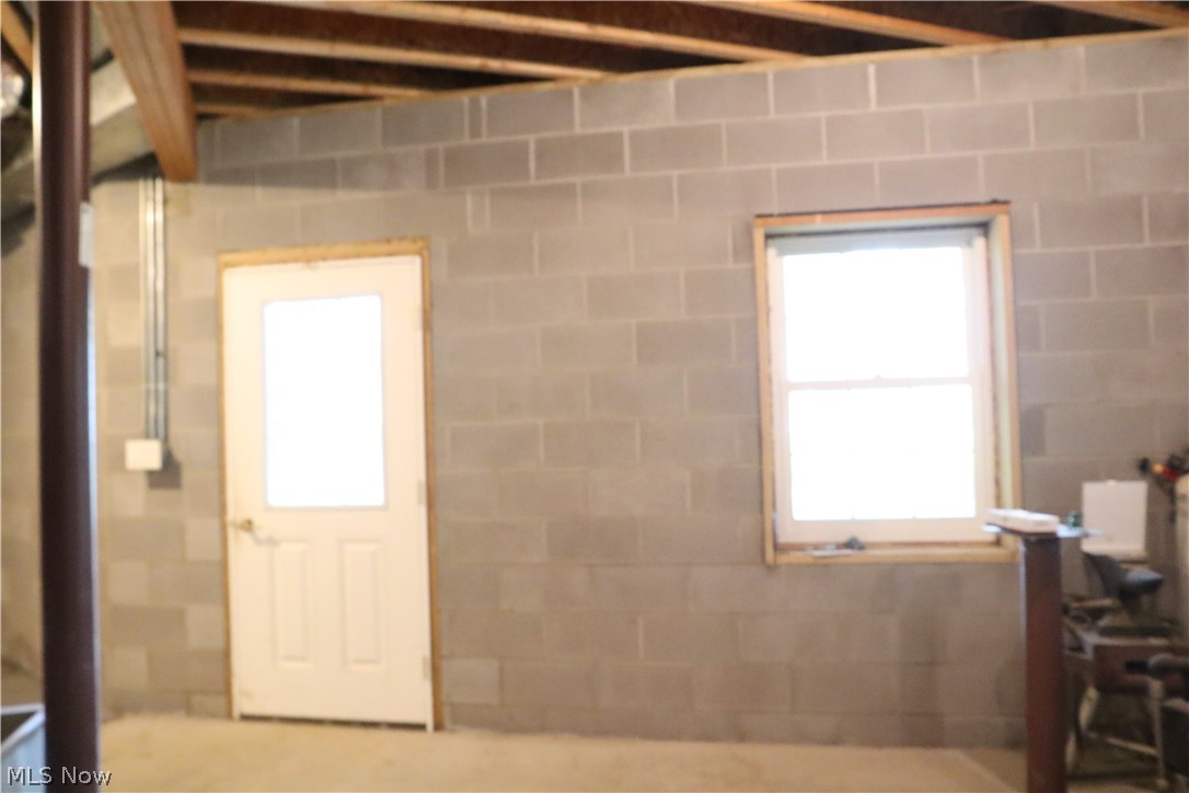 7509 Girdle Road West Farmington OH 44491