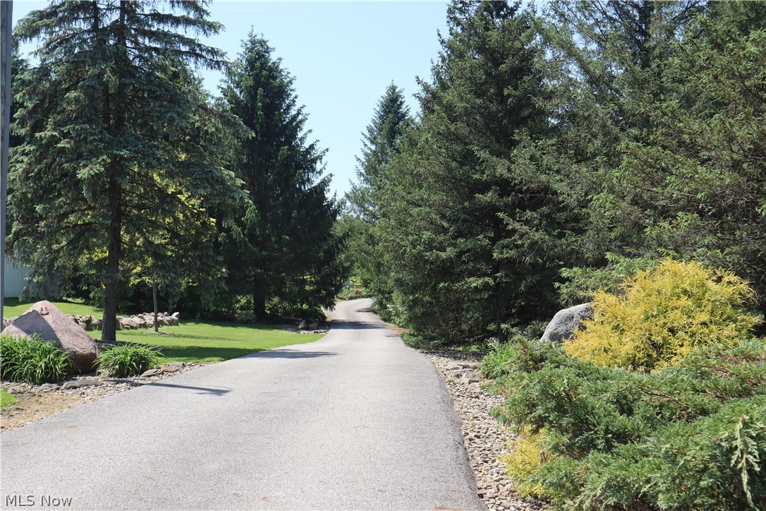 7509 Girdle Road West Farmington OH 44491