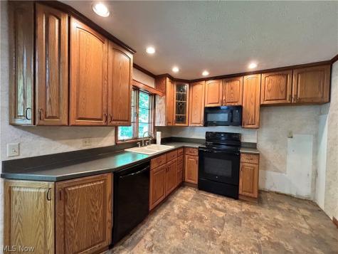 443 Lansing Road Akron OH 44312