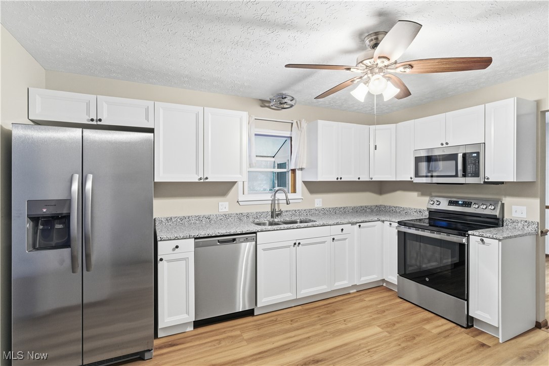 3212 Foxmoor Street NE Hartville OH 44632