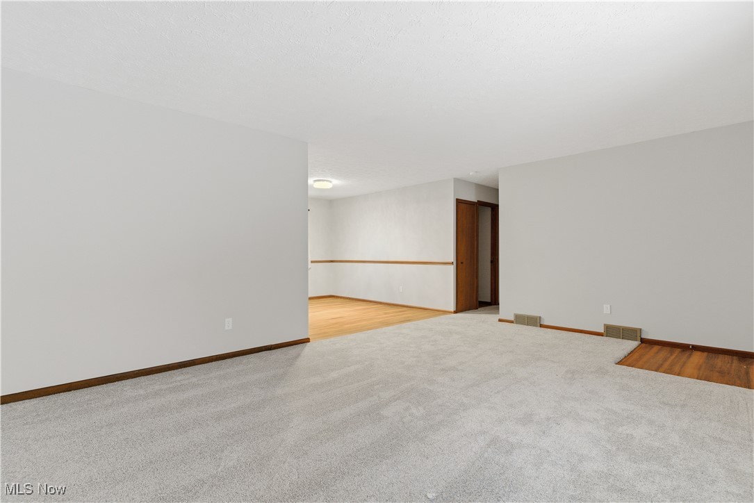 3212 Foxmoor Street NE Hartville OH 44632