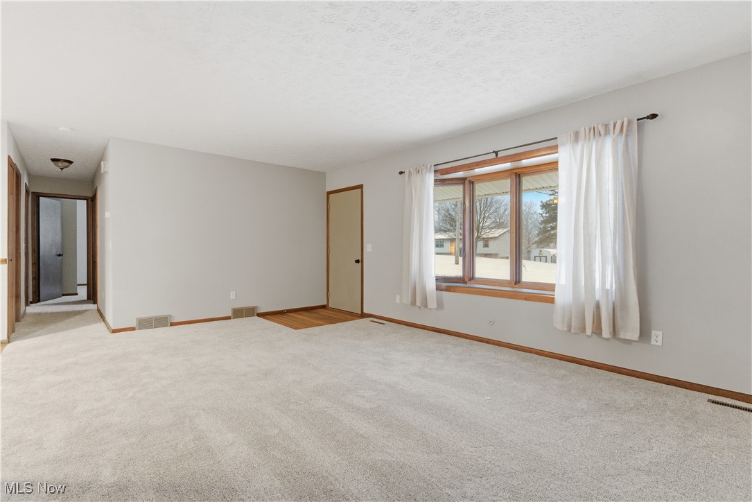 3212 Foxmoor Street NE Hartville OH 44632