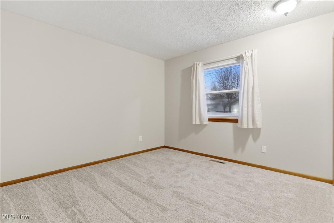 3212 Foxmoor Street NE Hartville OH 44632