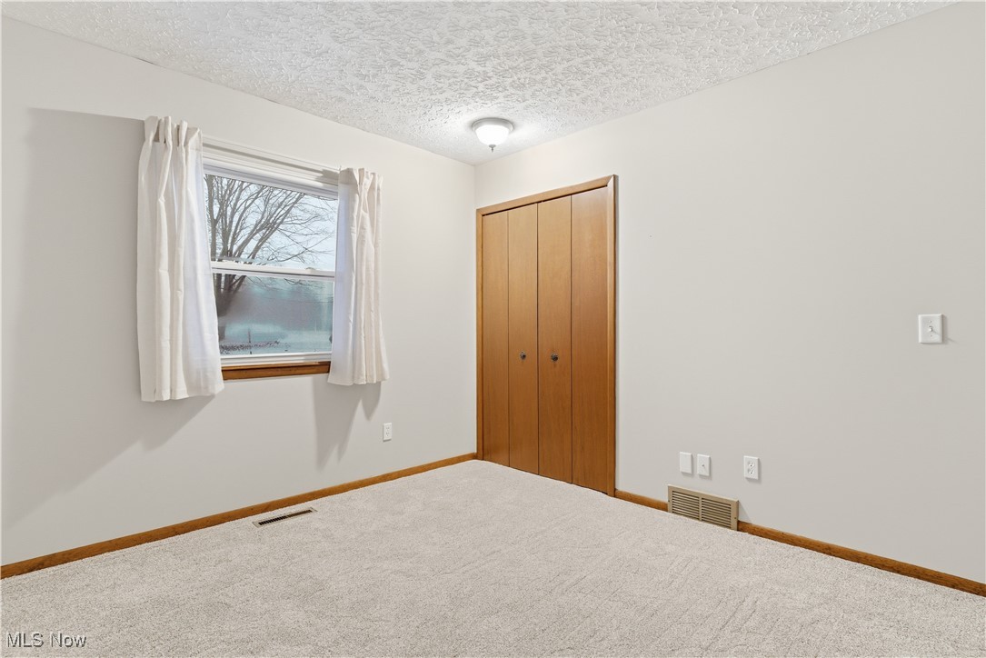 3212 Foxmoor Street NE Hartville OH 44632