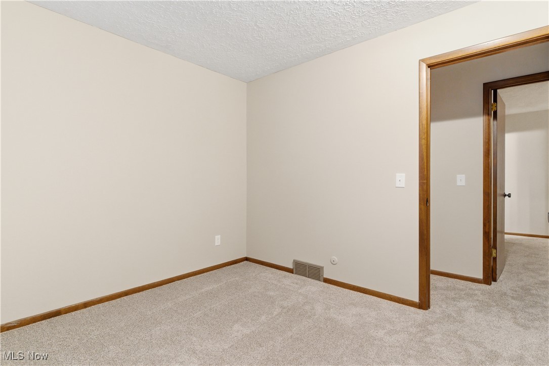 3212 Foxmoor Street NE Hartville OH 44632