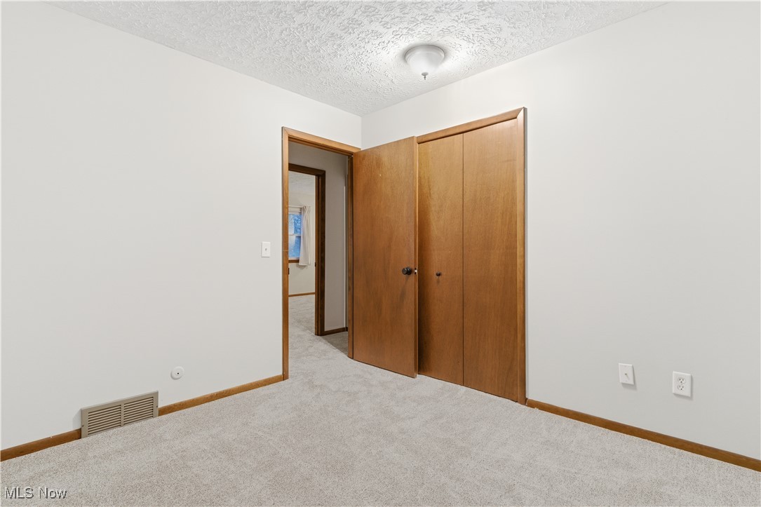 3212 Foxmoor Street NE Hartville OH 44632
