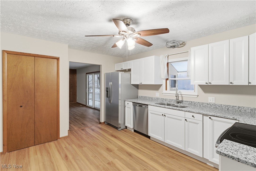 3212 Foxmoor Street NE Hartville OH 44632