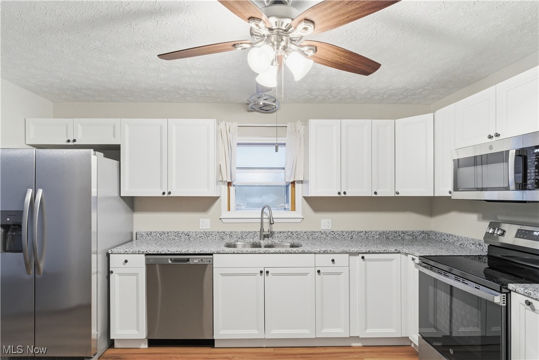 3212 Foxmoor Street NE Hartville OH 44632