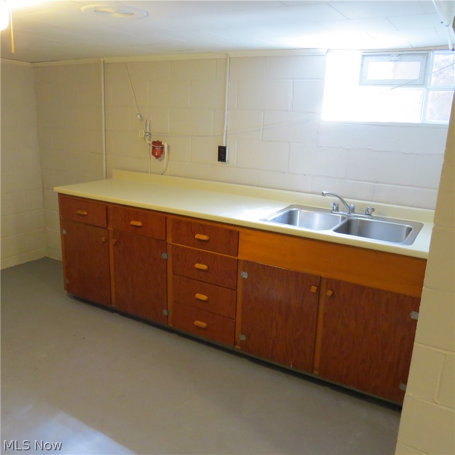 818 Canton Road NW Carrollton OH 44615