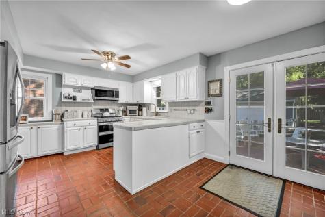 24103 Bruce Road Bay Village OH 44140