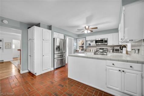24103 Bruce Road Bay Village OH 44140