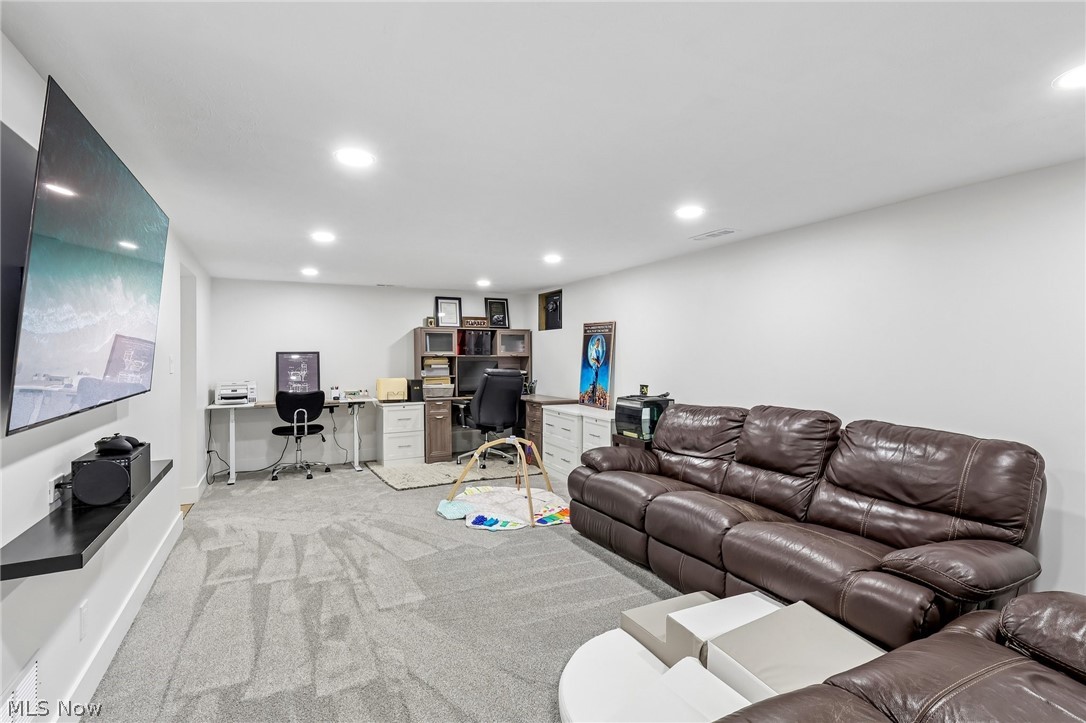720 Longridge Drive Seven Hills OH 44131