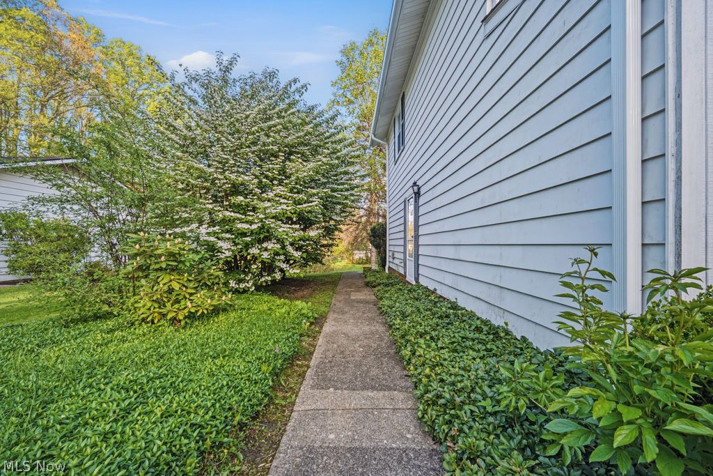 8337 Vera Drive Brecksville OH 44141