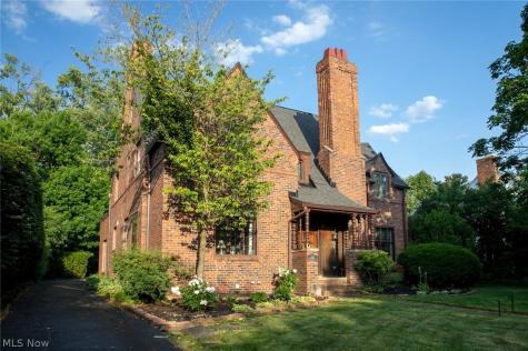 2677 Belvoir Boulevard Shaker Heights OH 44122