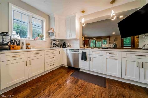 2677 Belvoir Boulevard Shaker Heights OH 44122