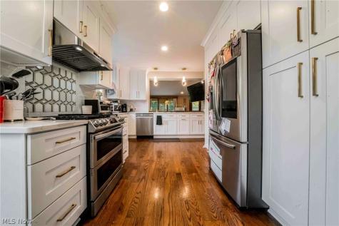 2677 Belvoir Boulevard Shaker Heights OH 44122