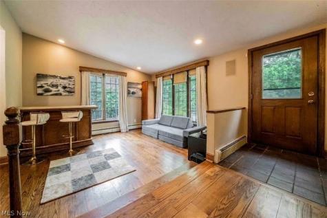 2677 Belvoir Boulevard Shaker Heights OH 44122