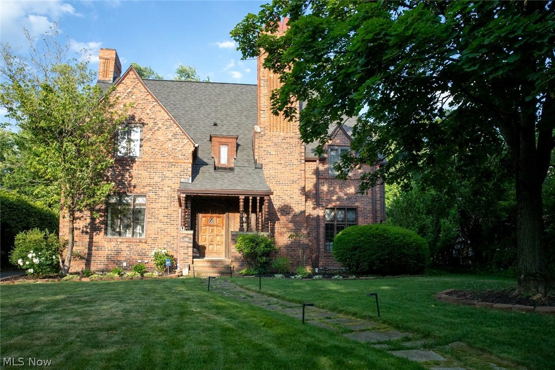 2677 Belvoir Boulevard Shaker Heights OH 44122