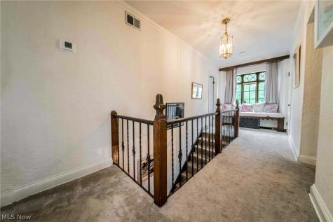 2677 Belvoir Boulevard Shaker Heights OH 44122