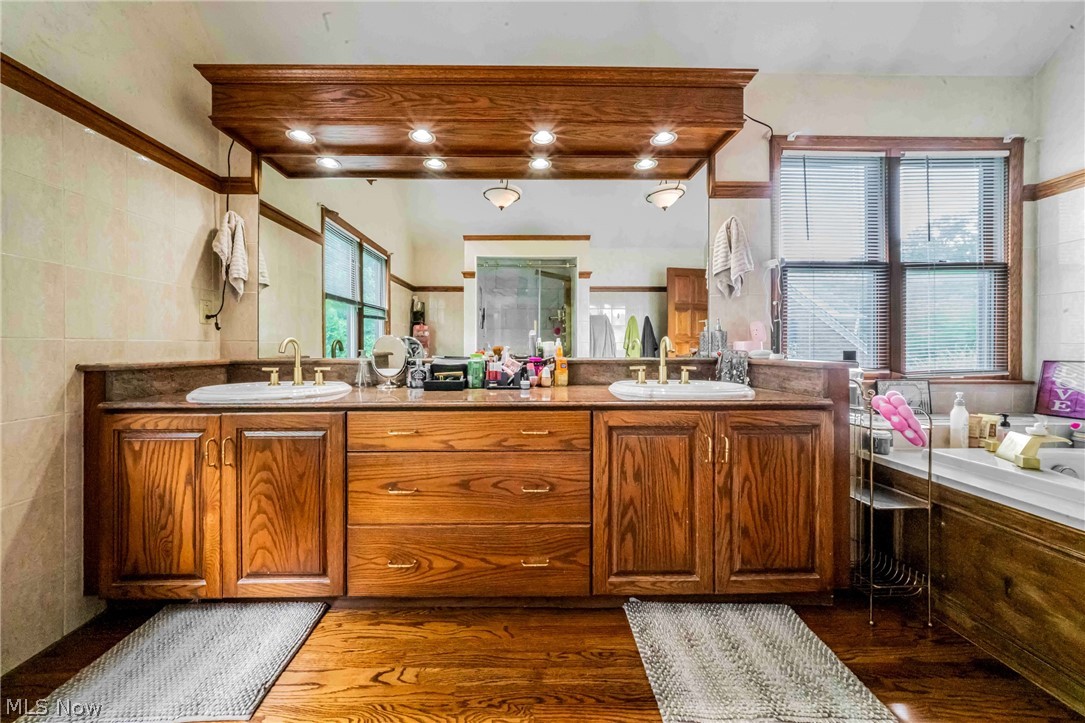 2677 Belvoir Boulevard Shaker Heights OH 44122