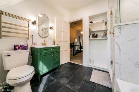 2677 Belvoir Boulevard Shaker Heights OH 44122
