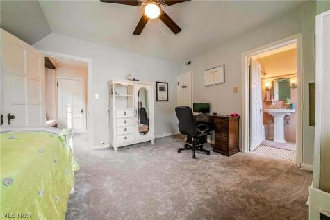 2677 Belvoir Boulevard Shaker Heights OH 44122