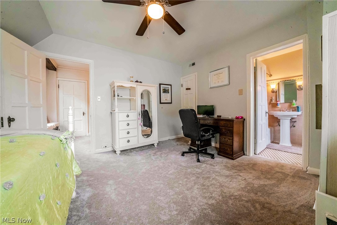 2677 Belvoir Boulevard Shaker Heights OH 44122