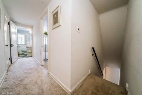 2677 Belvoir Boulevard Shaker Heights OH 44122