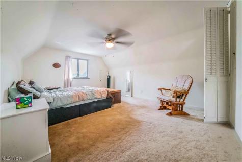 2677 Belvoir Boulevard Shaker Heights OH 44122